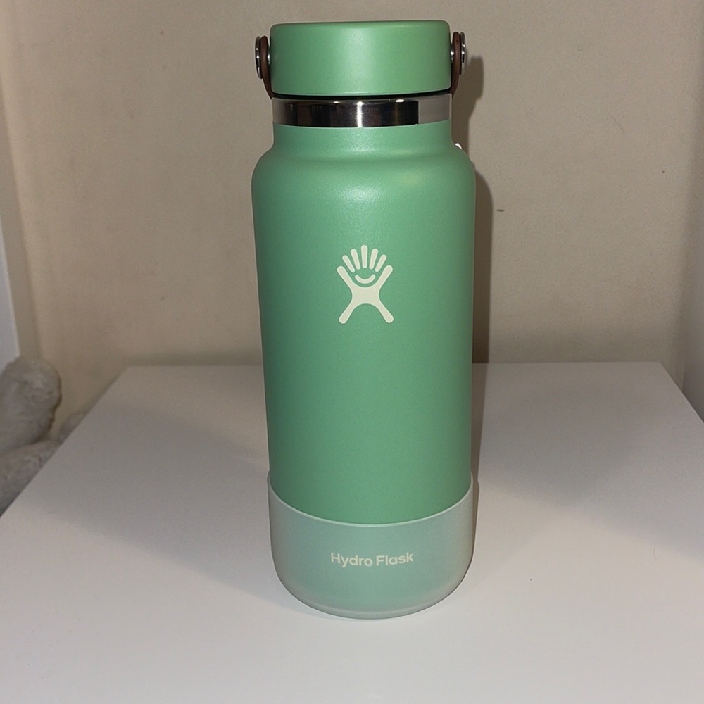 SPECIAL EDITION 32 OZ HYDRO FLASK - MOSS